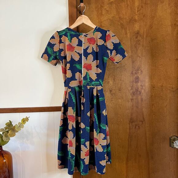 LULAROE | Amelia Dress Navy Sunflower Short Sleeve Pockets Midi Stretchy XXS‎ - Picture 4 of 10
